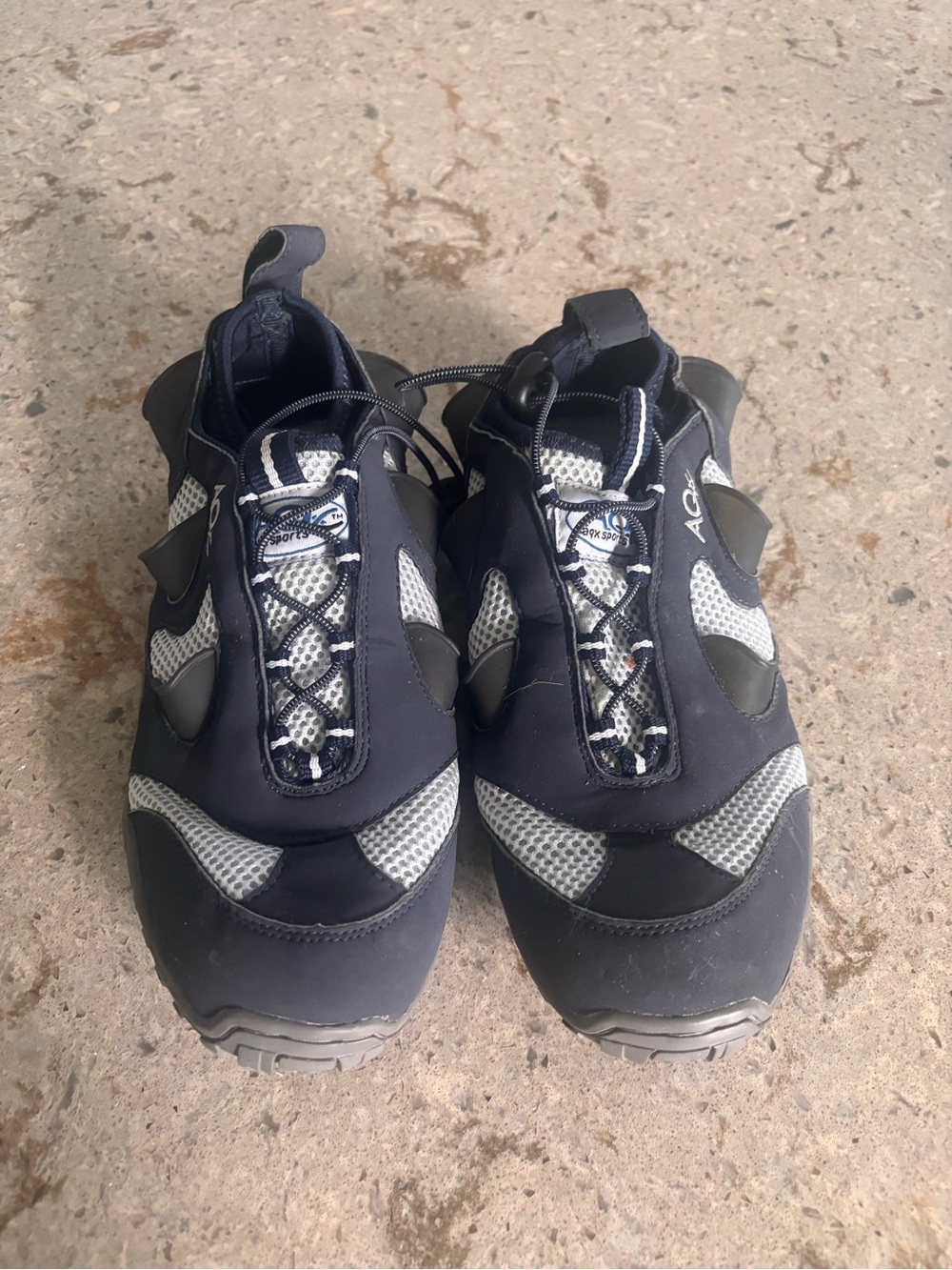 AG 1001 Aquatic Training Show men's size 8
